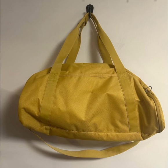 Nike One Club Travel Duffle Bag with Bungee Detail - Picture 3 of 7